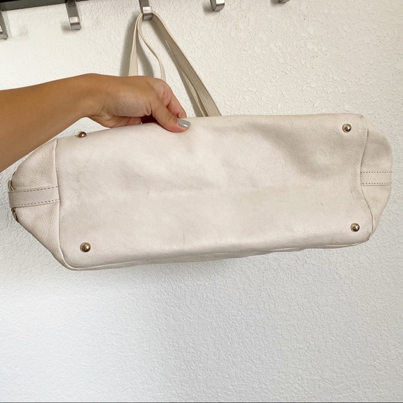 NWT DKNY leather bag 😍 - Picture 9 of 14